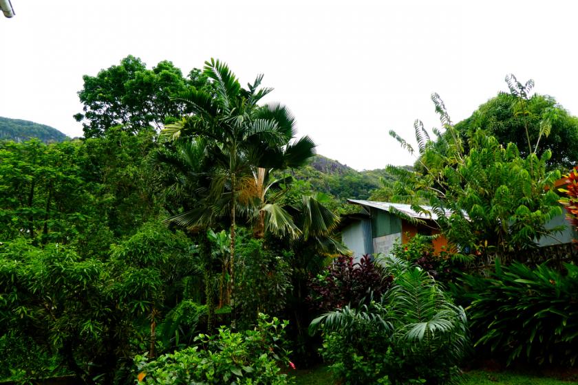 mahé chrisent residence